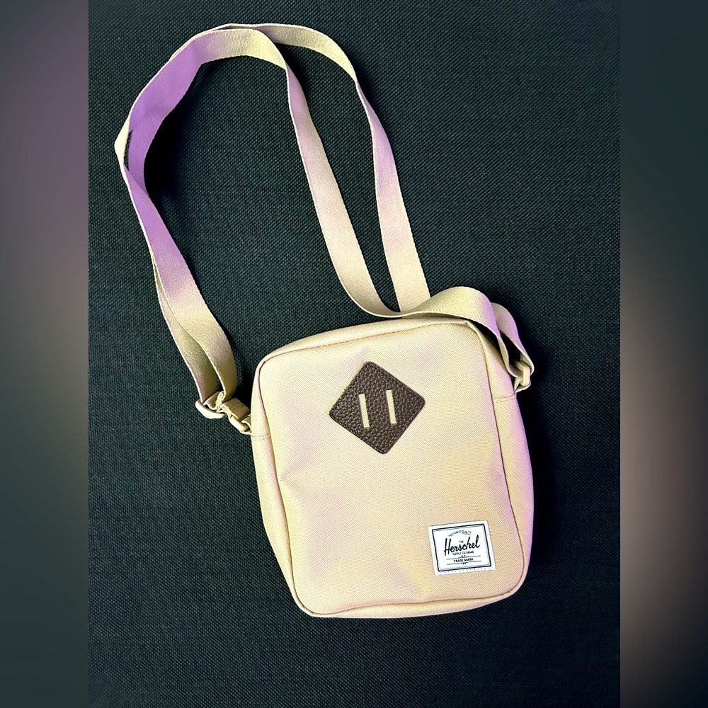 Herschel Heritage Crossbody in Light Taupe